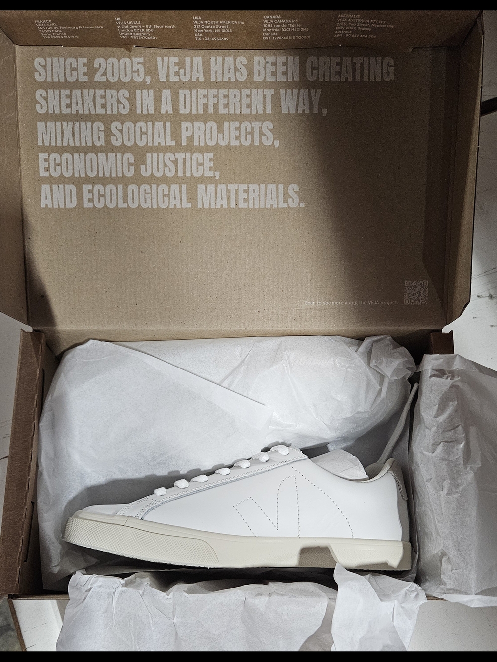 Veja White Leather Low-Top Sneakers - Picture 2 of 5